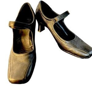 Nurture Women’s Black Leather Mary Jane Style Velcro Closure Heels Size 9.5